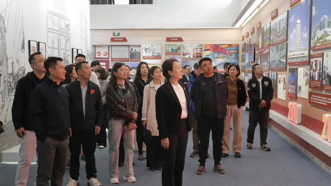 自治區(qū)工商聯(lián)組織機關和所屬商協(xié)會黨支部開展“感黨恩 聽黨話 跟黨走”主題黨日活動